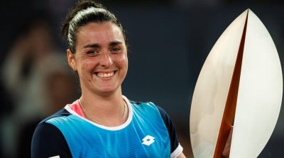 قيس سعيّد يهنّئ البطلة أنس جابر