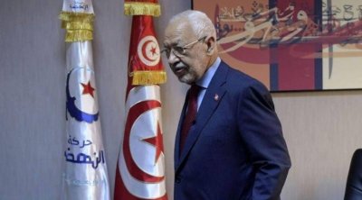 النهضة تنفي تلقي الغنوشي إعلام بتحجير السفر ضده