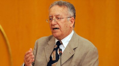 عياض بن عاشور: هيئة الانتخابات لا دستورية ...والاستفتاء باطل ومهزلة قانونية