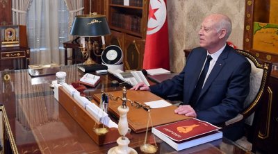 سعيّد يفتح النار على القضاة : قاضي متورّط في جرائم تحرّش وزنا (فيديو)