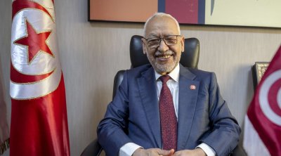 صفاقس : احتجاج أنصار قيس سعيّد ضد زيارة راشد الغنوشي