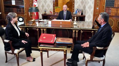 قيس سعيّد يقرر إجراء حركة في سلك الولاة