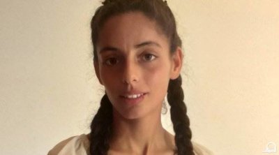 الدكتور حاتم لغزال يتكفل بمنحة دراسية للتلميذة المتفوقة في الباكالوريا بحاسي لفريد 