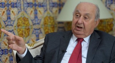 الصادق بلعيد يتبرأ من دستور قيس سعيد ... و يكشف التفاصيل 