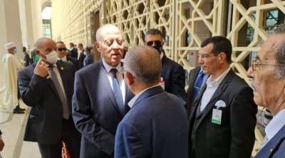 قيس سعيد يلتقي بالطبوبي في الجزائر