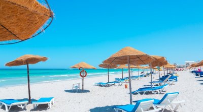 اجتماع تنسيقي استعدادا لاستقبال السياح الجزائريين