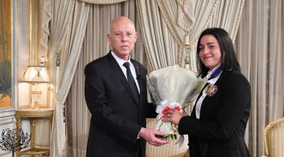 Kaïs Saïed décore Ons Jabeur de l’ordre nationale du mérite