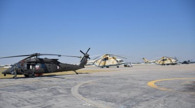 مشاركة مروحية جزائرية في إخماد حريق جبل بوقرنين (صور)