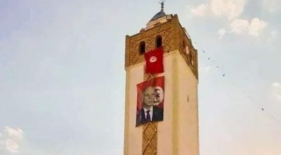 في سابقة خطيرة : رفع صورة لسعيّد في أعلى صومعة مسجد سيدي علي بن عون