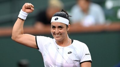 عيد المرأة : صورة أنس جابر على الطوابع البريدية 