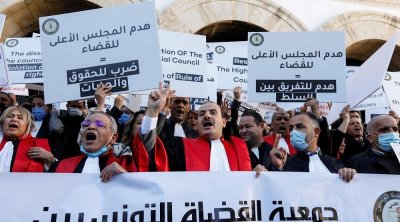 رسميا : المحكمة الإدارية تقرر إيقاف تنفيذ أحكام عدد من القضاة المعزولين 