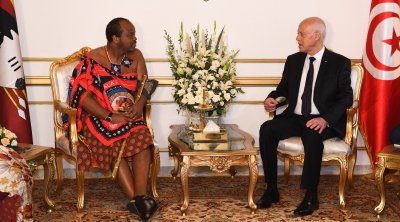 بزيّ مميز وطقوس خاصة: وصول الملك مسواتي الثالث للمشاركة في تيكاد 8