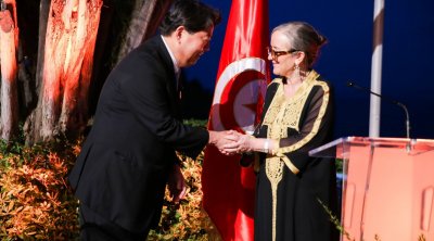 تيكاد 8 : وزير الخارجية الياباني يعزف على البيانو بقصر النجمة الزهراء (فيديو)