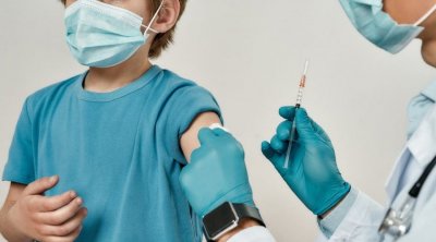 إنطلاق أول حملة لتلقيح الأطفال ضد فيروس كورونا في تونس