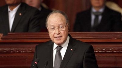 مصطفي بن جعفر : ما فماش عشرية سوداء.. كل فترة فيها الباهي و الخايب