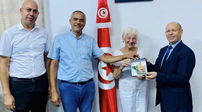 سائحة هولندية تزور تونس للمرة 227 