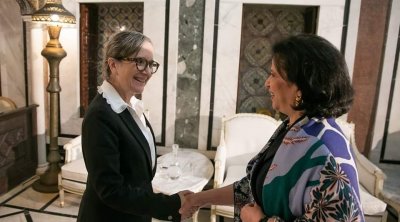 نجلاء بودن تلتقي الشيخة مي بنت محمد آل خليفة