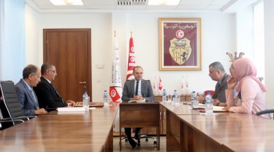 أنا يقظ تطالب بإنهاء إلحاق فاروق بوعسكر بهيئة الانتخابات