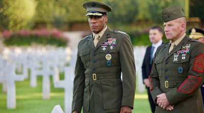 قائد الأفريكوم : تونس شريك بحري مهم في تعزيز الاستقرار في المتوسط