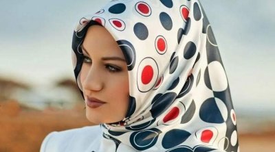 داعية كويتي : لا يجوز أن تضع المرأة المحجبة صورتها على مواقع التواصل الاجتماعي