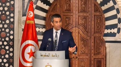 الناطق باسم الحكومة ينفي قرار التفويت في المؤسسات العمومية التونسية