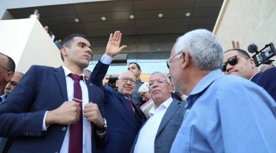 سوسة : تبادل للعنف بين المحامين قبل مثول الغنوشي أمام قاضي التحقيق 