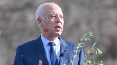 قيس سعيد : يلتقون بالعواصم الغربية للتآمر على تونس (فيديو)