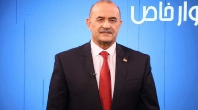 والي صفاقس يدعو رئيس الجمهورية إلى قطع الفايسبوك 