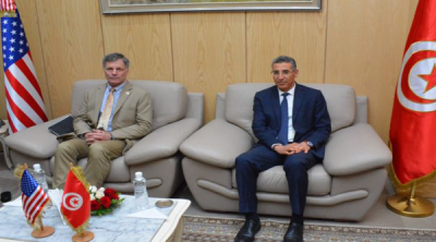 وزير الداخلية يستقبل حاكم ولاية وايومنغ الأمريكية 