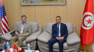 Tunisie : Taoufik Charfeddine s’entretient avec le gouverneur de l’Etat US de Wyoming