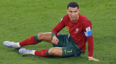 مونديال 2022.. ما هي الرسالة التي حملها رونالدو للعالم علي شارة القيادة؟