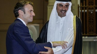 ماكرون يشيد بجهود قطر في إنجاح مونديال 2022