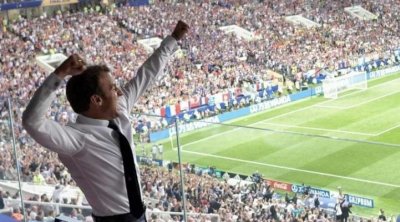 ماكرون سيحضر الأربعاء نصف نهائي المونديال بين فرنسا والمغرب