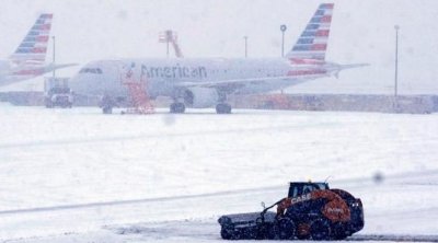 أمريكا : إلغاء 5700 رحلة طيران بسبب العواصف الثلجية 