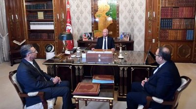 سعيّد : أموال طائلة يتم توزيعها على المواطنين لتعطيل الدور الثاني من التشريعية