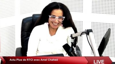 عواطف الدالي تصنصر برنامج آمال الشاهد على إذاعة تونس الدولية