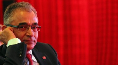 محسن مرزوق يصدر مجموعته الشعرية الأولى 