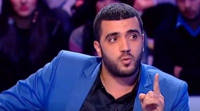 عضو هيئة الدفاع تطالب بنقل راشد الخياري إلى المستشفى