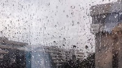 طقس اليوم : أمطار و إنخفاض حاد في درجات الحرارة 