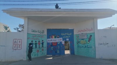 القصرين : مترشح يقوم بترميم منزل لإحدى العائلات للتصويت له 