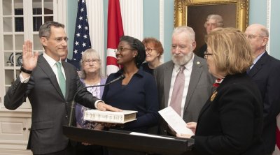 سفير أمريكا الجديد لدى تونس يؤدي اليمين