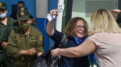 الصحافة الجزائرية : فرنسا تدخلت لتهريب الناشطة أميرة بوراوي من تونس