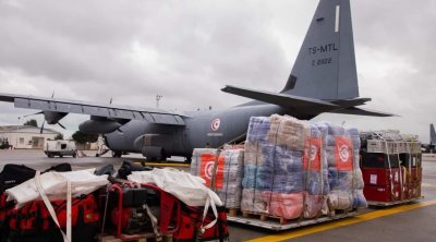 Tunisie : Le ministère de la Défense annonce la poursuite du pont aérien vers la Turquie et la Syrie