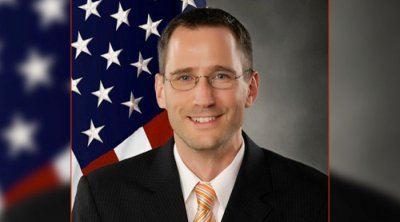 سفير أمريكا يكشف أسباب تراجع المساعدات الأمريكية العسكرية لتونس