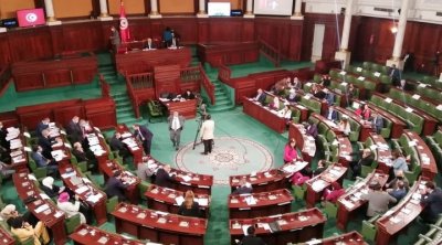 المكتب الإعلامي للبرلمان يتضامن مع الصحفيين الممنوعين من تغطية الجلسة الإفتتاحية