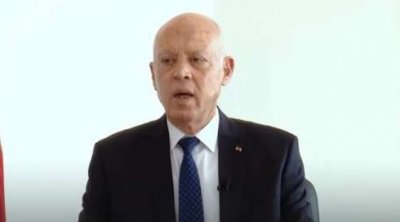 سعيّد للجنة الصلح الجزائي: الأموال موجودة في تونس ... ونضطر  للإقتراض (فيديو)