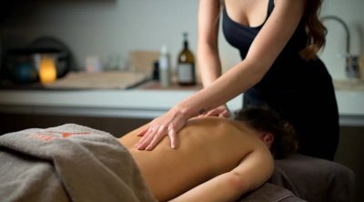 نابل : مركز تدليك يقدم خدمات جنسية 