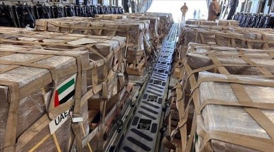 Les Émirats arabes unis envoient 2 200 tonnes d'aide aux victimes du séisme en Syrie