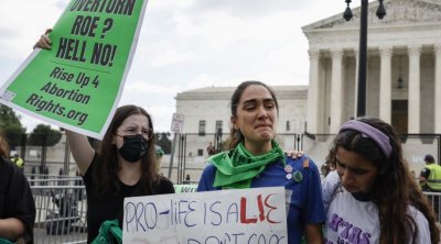 أمريكا : قاض فدرالي يعلق ترخيص حبوب الإجهاض ... ووزارة العدل تستأنف 