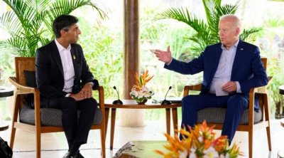 رئيس وزراء بريطانيا يلتقي بالرئيس الأمريكي في أيرلندا الشمالية